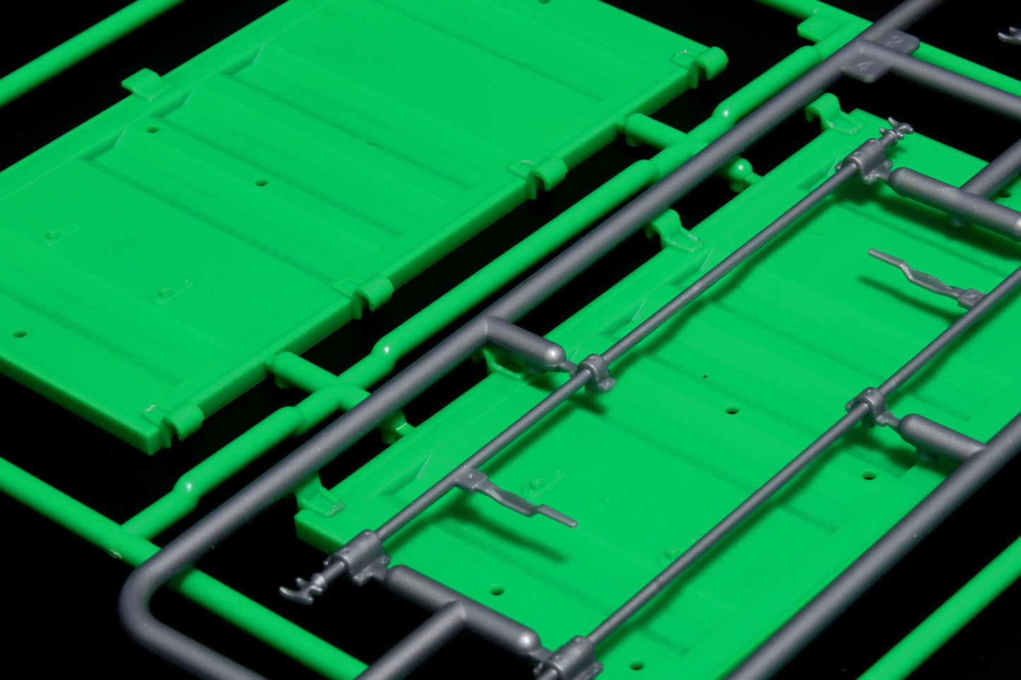 Fujimi 20ft Shipping Container(Green/Pink)