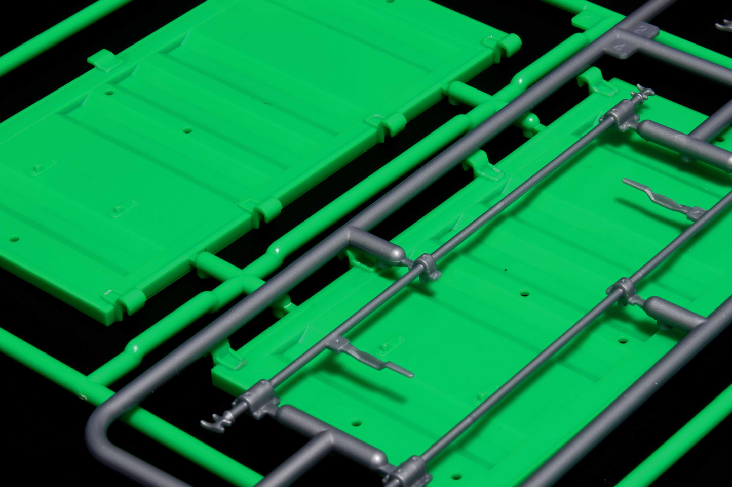 Fujimi 20ft Shipping Container(Green/Pink)