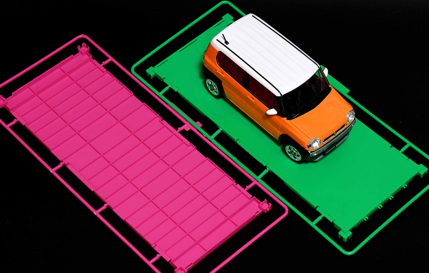 Fujimi 20ft Shipping Container(Green/Pink)