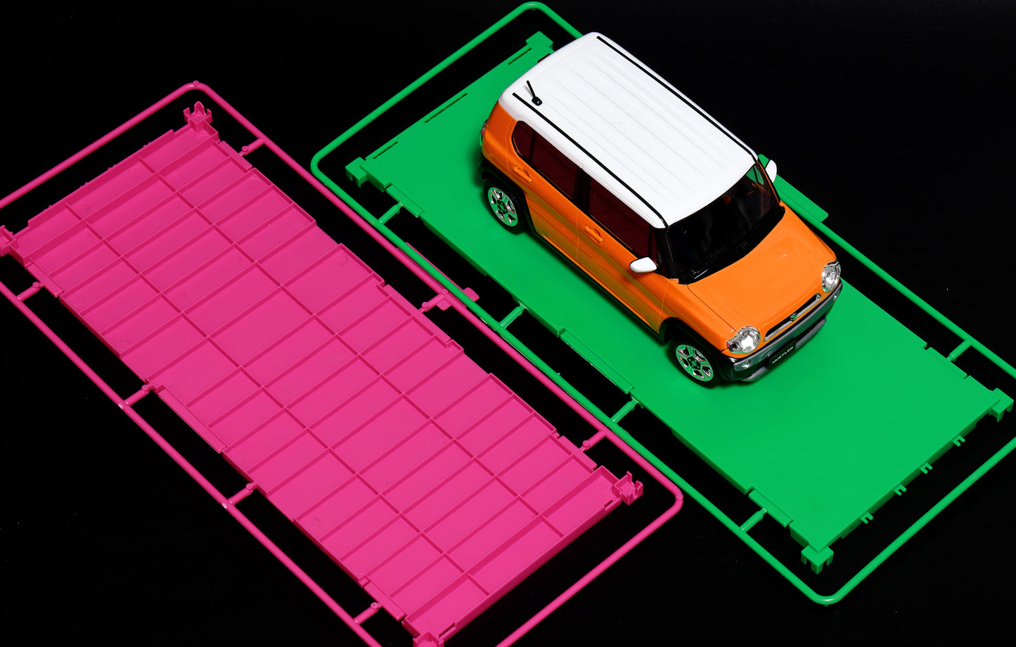 Fujimi 20ft Shipping Container(Green/Pink)